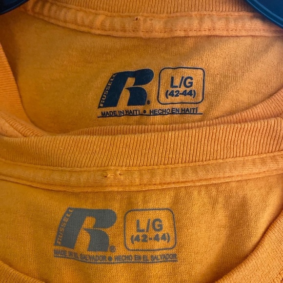 Two Russell Brand Tennessee Volunteers T Shirts Men’s Size Large - Picture 3 of 3